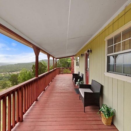 Entire 2Br 2Ba Hilltop View Home Sleeps 7 Pets 4 Acres Jacuzzi Central Ac Kingbeds Free Wifi-Parking Kitchen Washerdryer Starry Terrace Two Sunset Dining Patios Grill Stovetop Oven Fridge Onsitewoodedhiking Wildlife Coveredpatio4Pets & Birds Singing! Marble Falls Dış mekan fotoğraf