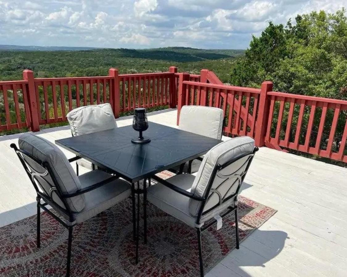 Entire 2Br 2Ba Hilltop View Home Sleeps 7 Pets 4 Acres Jacuzzi Central Ac Kingbeds Free Wifi-Parking Kitchen Washerdryer Starry Terrace Two Sunset Dining Patios Grill Stovetop Oven Fridge Onsitewoodedhiking Wildlife Coveredpatio4Pets & Birds Singing! Marble Falls Dış mekan fotoğraf