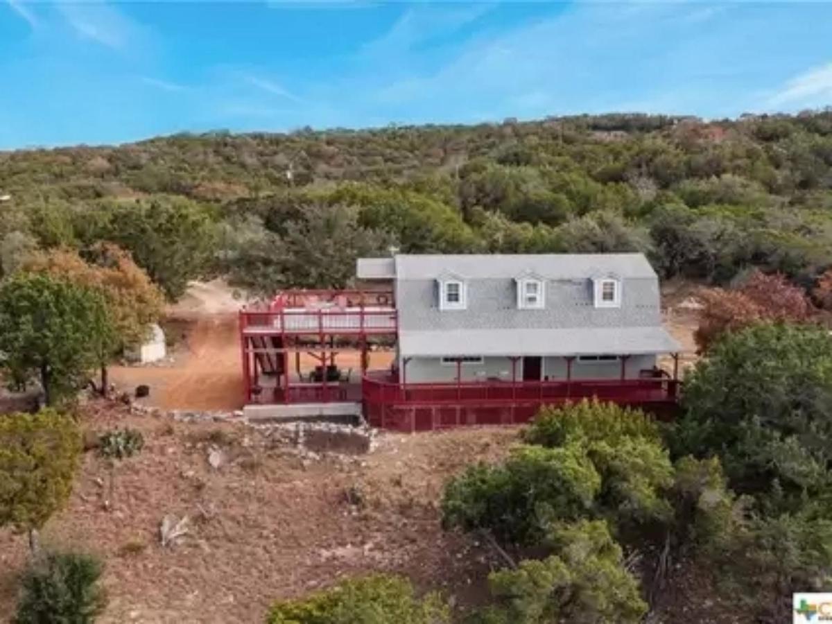 Entire 2Br 2Ba Hilltop View Home Sleeps 7 Pets 4 Acres Jacuzzi Central Ac Kingbeds Free Wifi-Parking Kitchen Washerdryer Starry Terrace Two Sunset Dining Patios Grill Stovetop Oven Fridge Onsitewoodedhiking Wildlife Coveredpatio4Pets & Birds Singing! Marble Falls Dış mekan fotoğraf