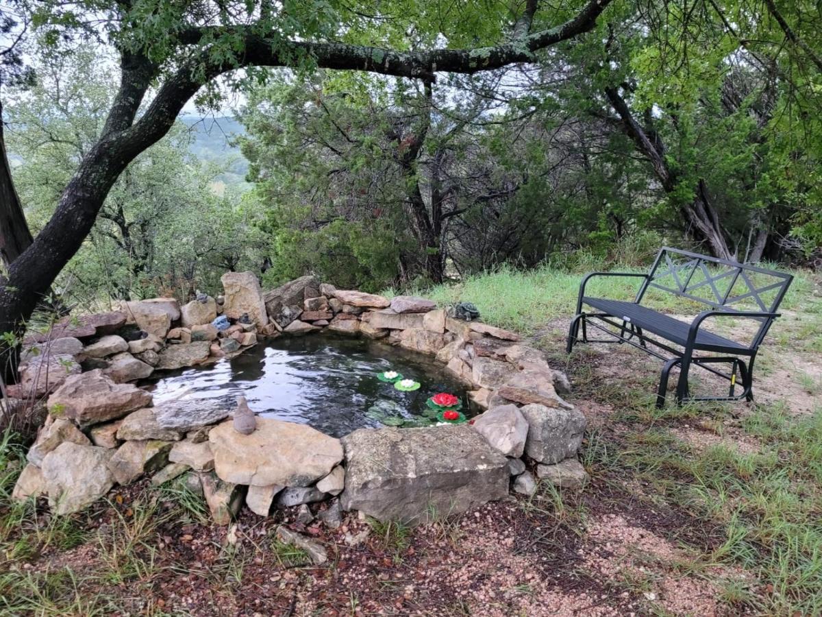 Entire 2Br 2Ba Hilltop View Home Sleeps 7 Pets 4 Acres Jacuzzi Central Ac Kingbeds Free Wifi-Parking Kitchen Washerdryer Starry Terrace Two Sunset Dining Patios Grill Stovetop Oven Fridge Onsitewoodedhiking Wildlife Coveredpatio4Pets & Birds Singing! Marble Falls Dış mekan fotoğraf