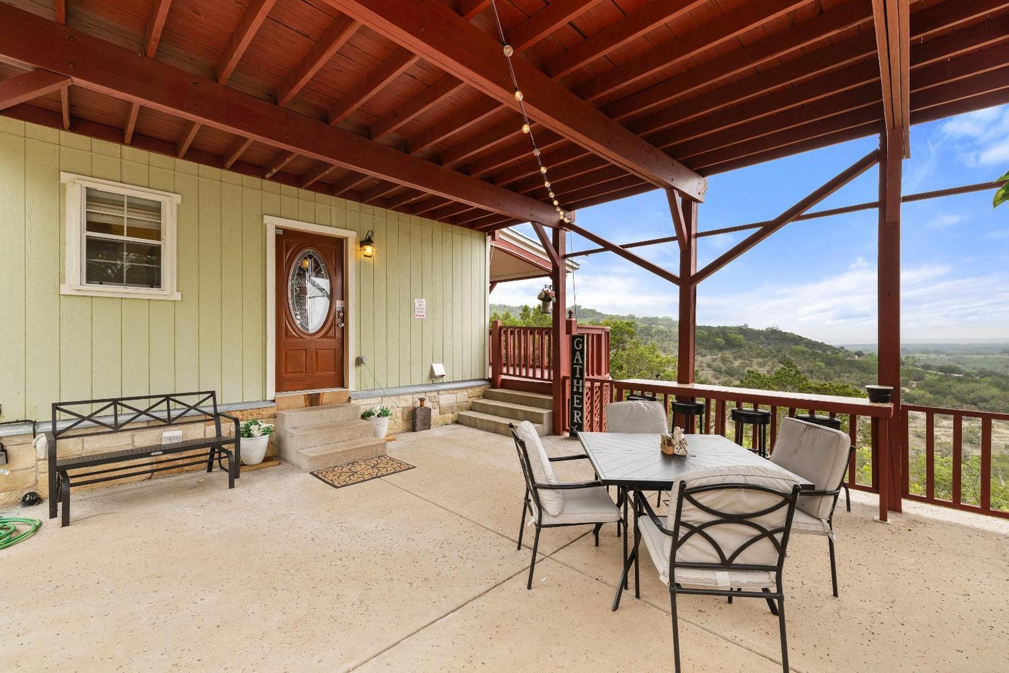 Entire 2Br 2Ba Hilltop View Home Sleeps 7 Pets 4 Acres Jacuzzi Central Ac Kingbeds Free Wifi-Parking Kitchen Washerdryer Starry Terrace Two Sunset Dining Patios Grill Stovetop Oven Fridge Onsitewoodedhiking Wildlife Coveredpatio4Pets & Birds Singing! Marble Falls Dış mekan fotoğraf