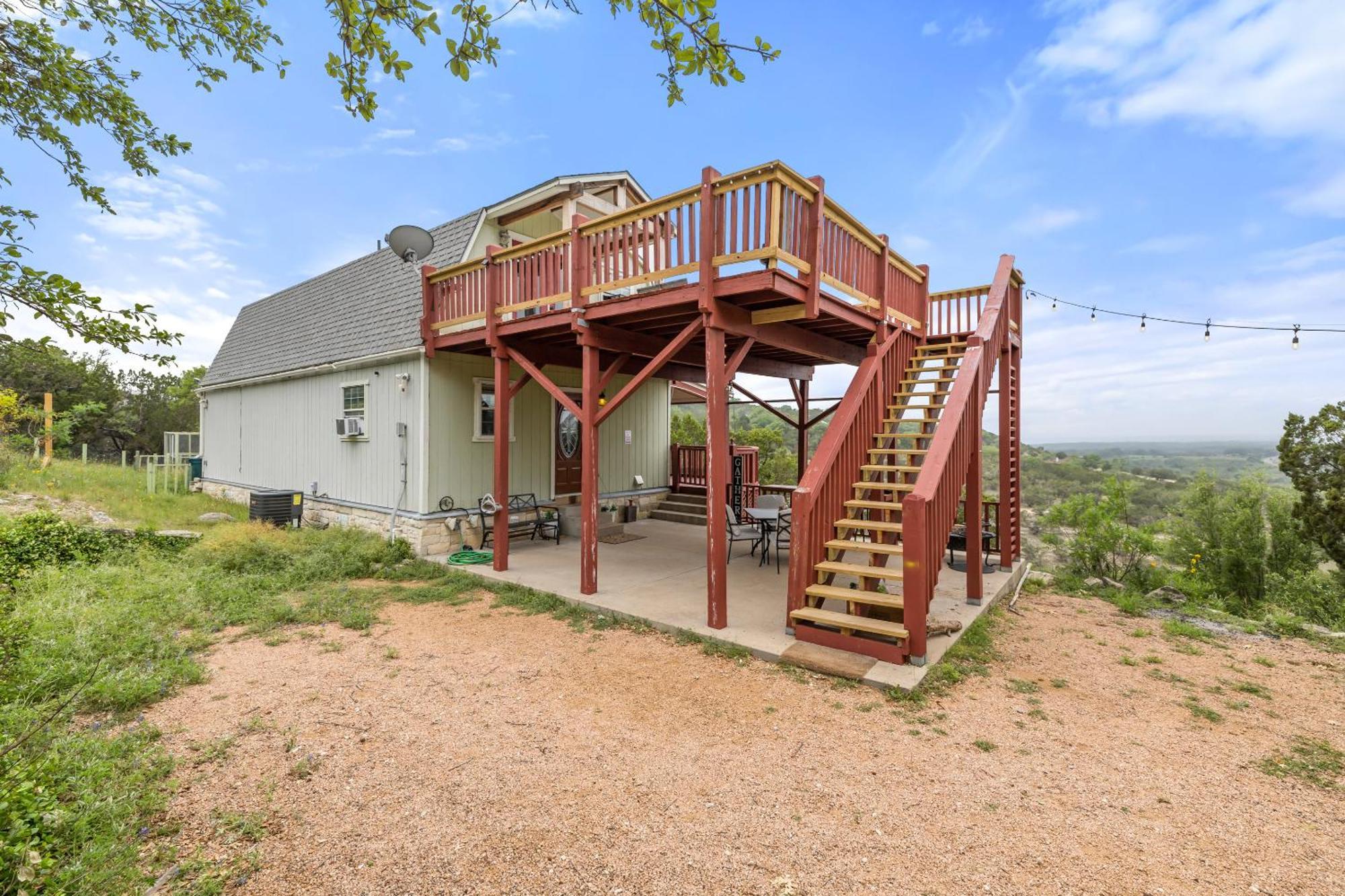 Entire 2Br 2Ba Hilltop View Home Sleeps 7 Pets 4 Acres Jacuzzi Central Ac Kingbeds Free Wifi-Parking Kitchen Washerdryer Starry Terrace Two Sunset Dining Patios Grill Stovetop Oven Fridge Onsitewoodedhiking Wildlife Coveredpatio4Pets & Birds Singing! Marble Falls Dış mekan fotoğraf