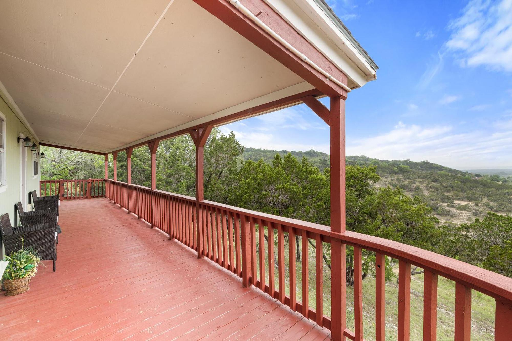 Entire 2Br 2Ba Hilltop View Home Sleeps 7 Pets 4 Acres Jacuzzi Central Ac Kingbeds Free Wifi-Parking Kitchen Washerdryer Starry Terrace Two Sunset Dining Patios Grill Stovetop Oven Fridge Onsitewoodedhiking Wildlife Coveredpatio4Pets & Birds Singing! Marble Falls Dış mekan fotoğraf