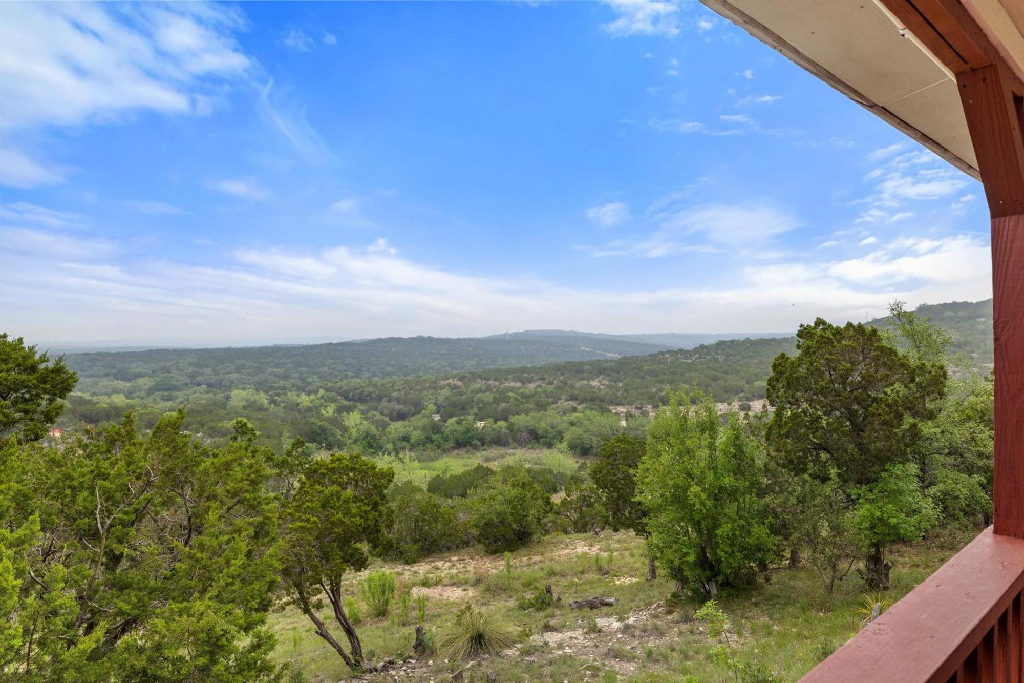 Entire 2Br 2Ba Hilltop View Home Sleeps 7 Pets 4 Acres Jacuzzi Central Ac Kingbeds Free Wifi-Parking Kitchen Washerdryer Starry Terrace Two Sunset Dining Patios Grill Stovetop Oven Fridge Onsitewoodedhiking Wildlife Coveredpatio4Pets & Birds Singing! Marble Falls Dış mekan fotoğraf