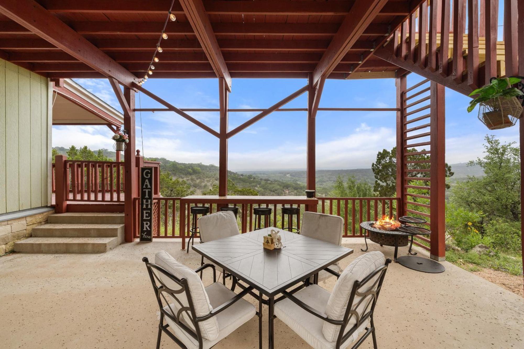 Entire 2Br 2Ba Hilltop View Home Sleeps 7 Pets 4 Acres Jacuzzi Central Ac Kingbeds Free Wifi-Parking Kitchen Washerdryer Starry Terrace Two Sunset Dining Patios Grill Stovetop Oven Fridge Onsitewoodedhiking Wildlife Coveredpatio4Pets & Birds Singing! Marble Falls Dış mekan fotoğraf