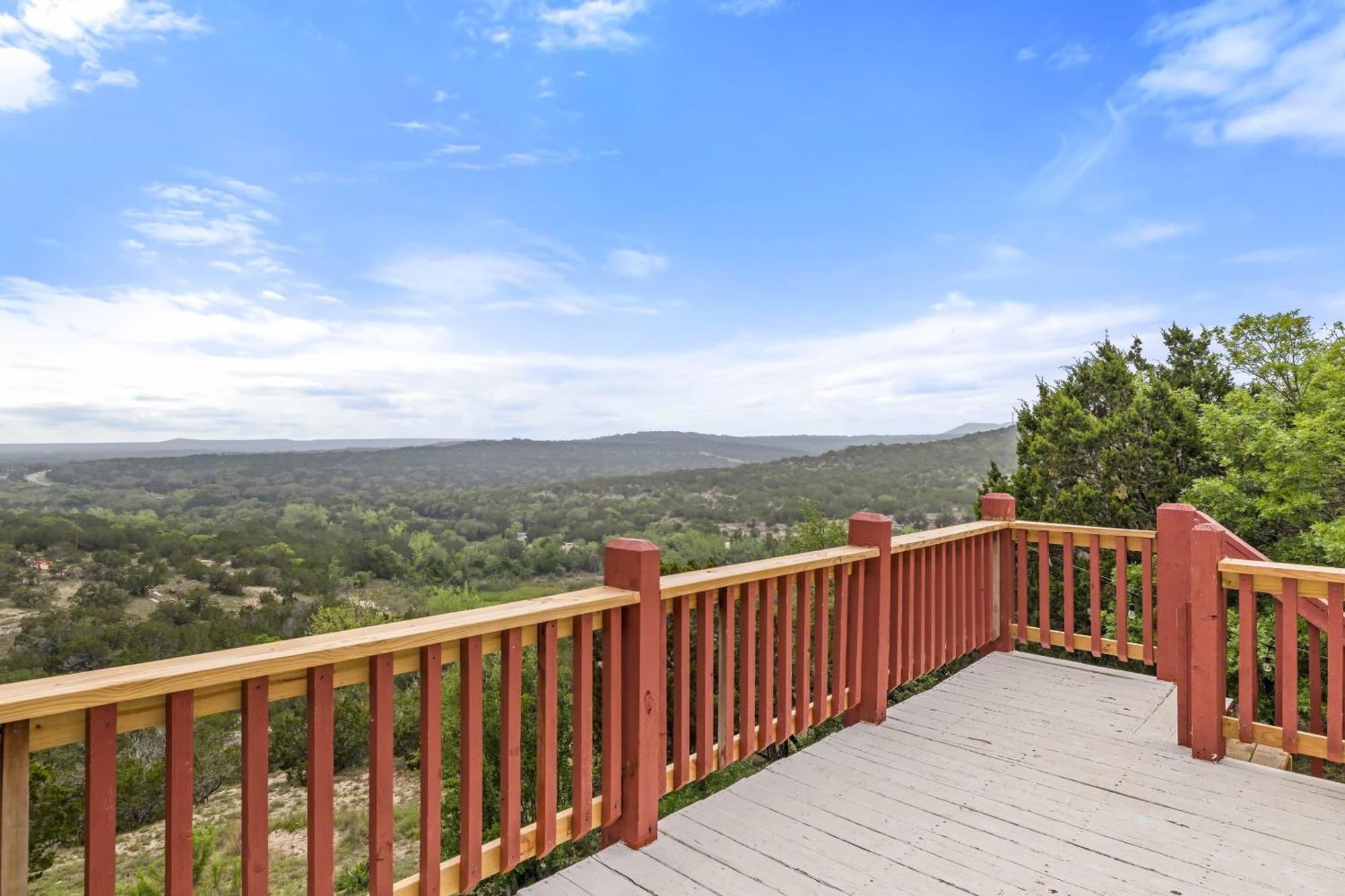 Entire 2Br 2Ba Hilltop View Home Sleeps 7 Pets 4 Acres Jacuzzi Central Ac Kingbeds Free Wifi-Parking Kitchen Washerdryer Starry Terrace Two Sunset Dining Patios Grill Stovetop Oven Fridge Onsitewoodedhiking Wildlife Coveredpatio4Pets & Birds Singing! Marble Falls Dış mekan fotoğraf